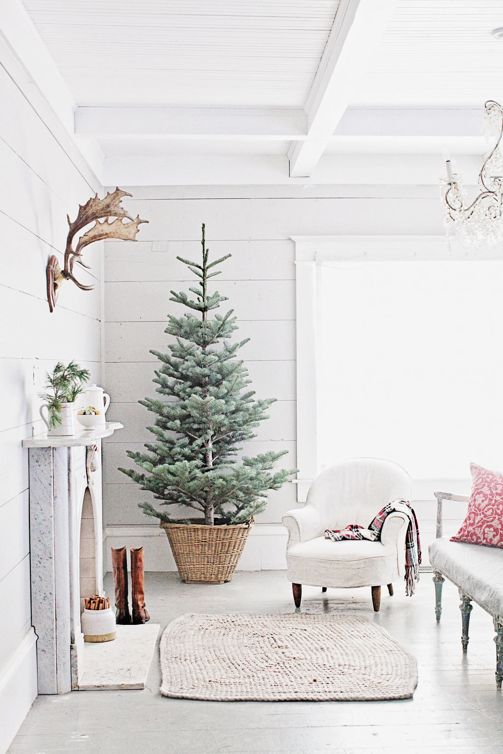 French Farmhouse Christmas – Dreamy Whites