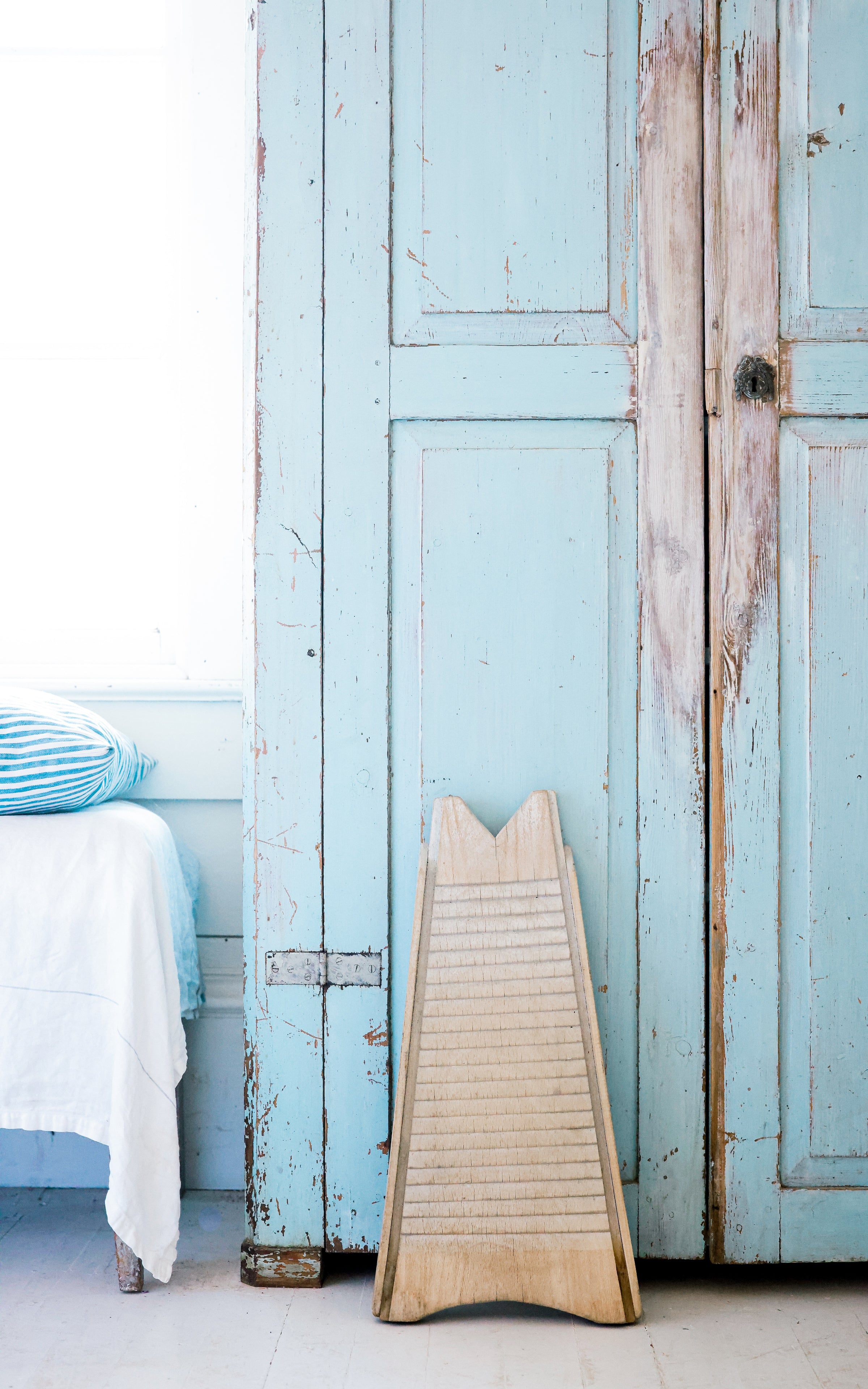 Petite Vintage French Wash Board