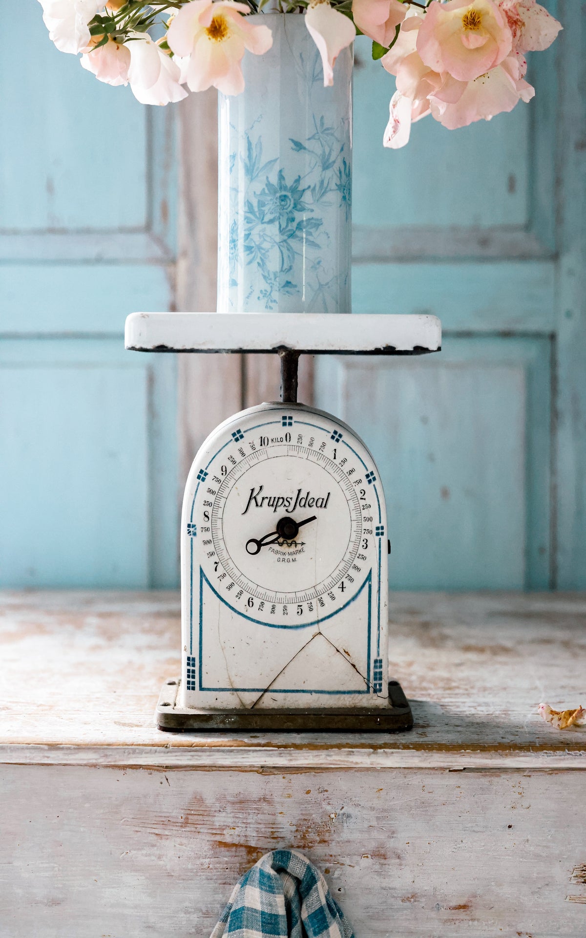 Vintage German Scale