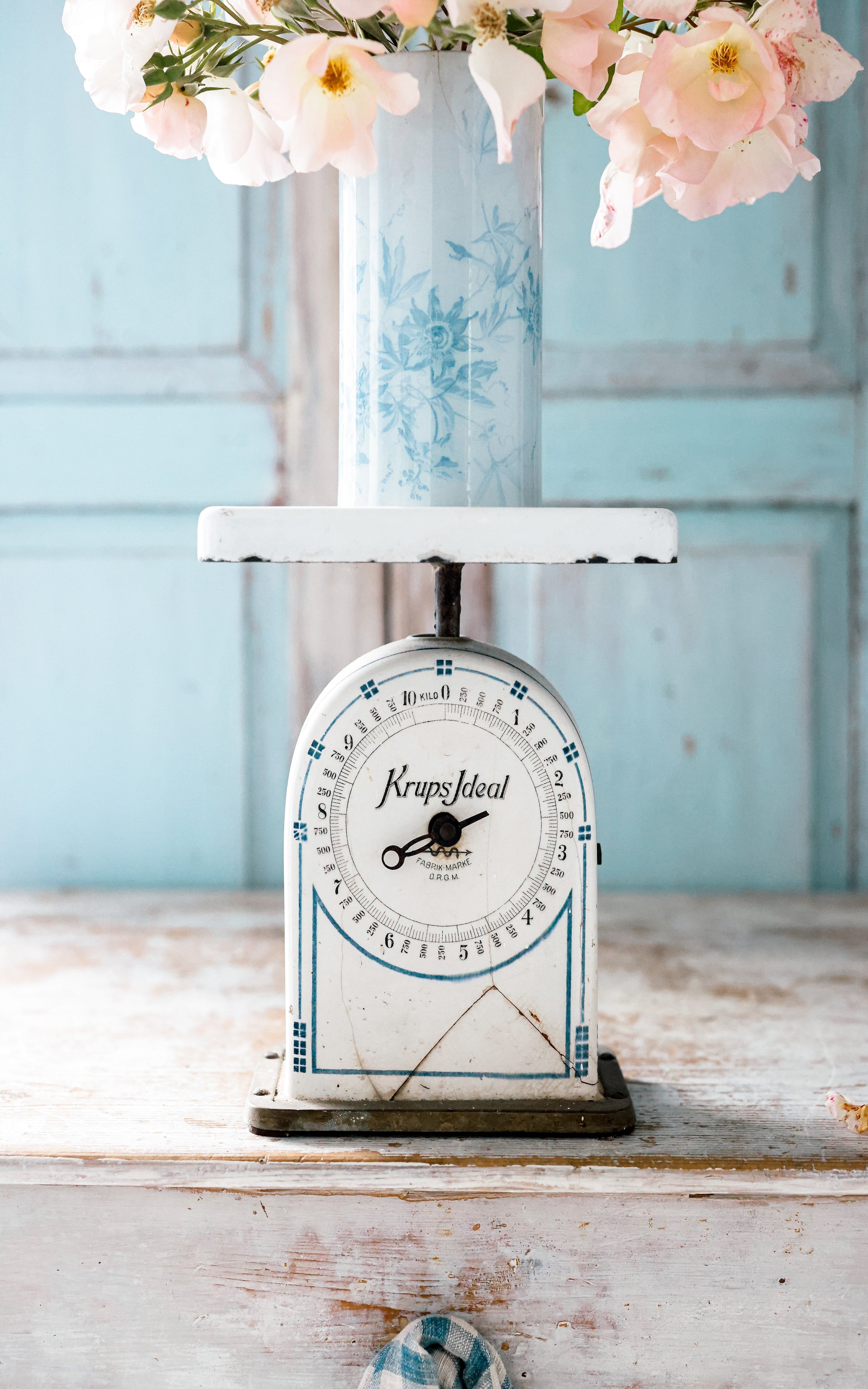 Vintage German Scale