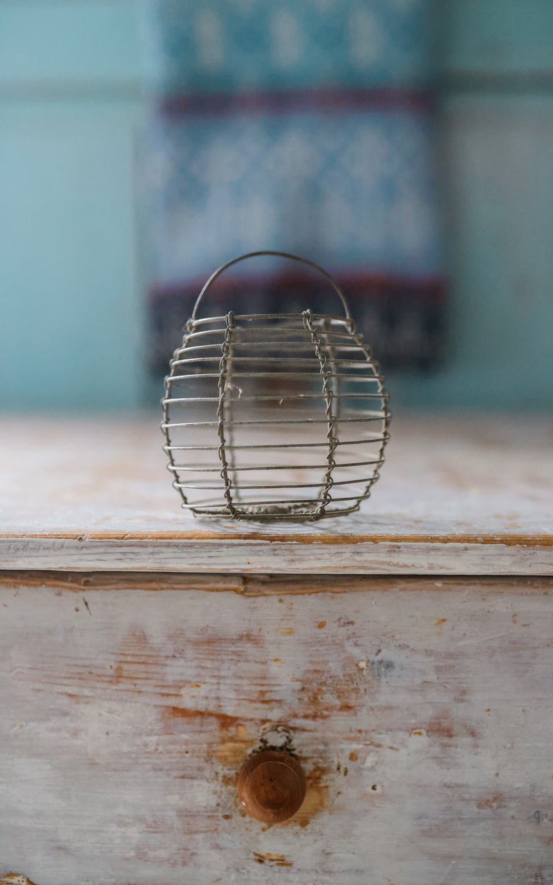 Petite Vintage Model Egg Basket