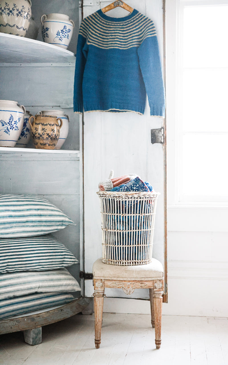 Petite Vintage French Boulangerie Basket