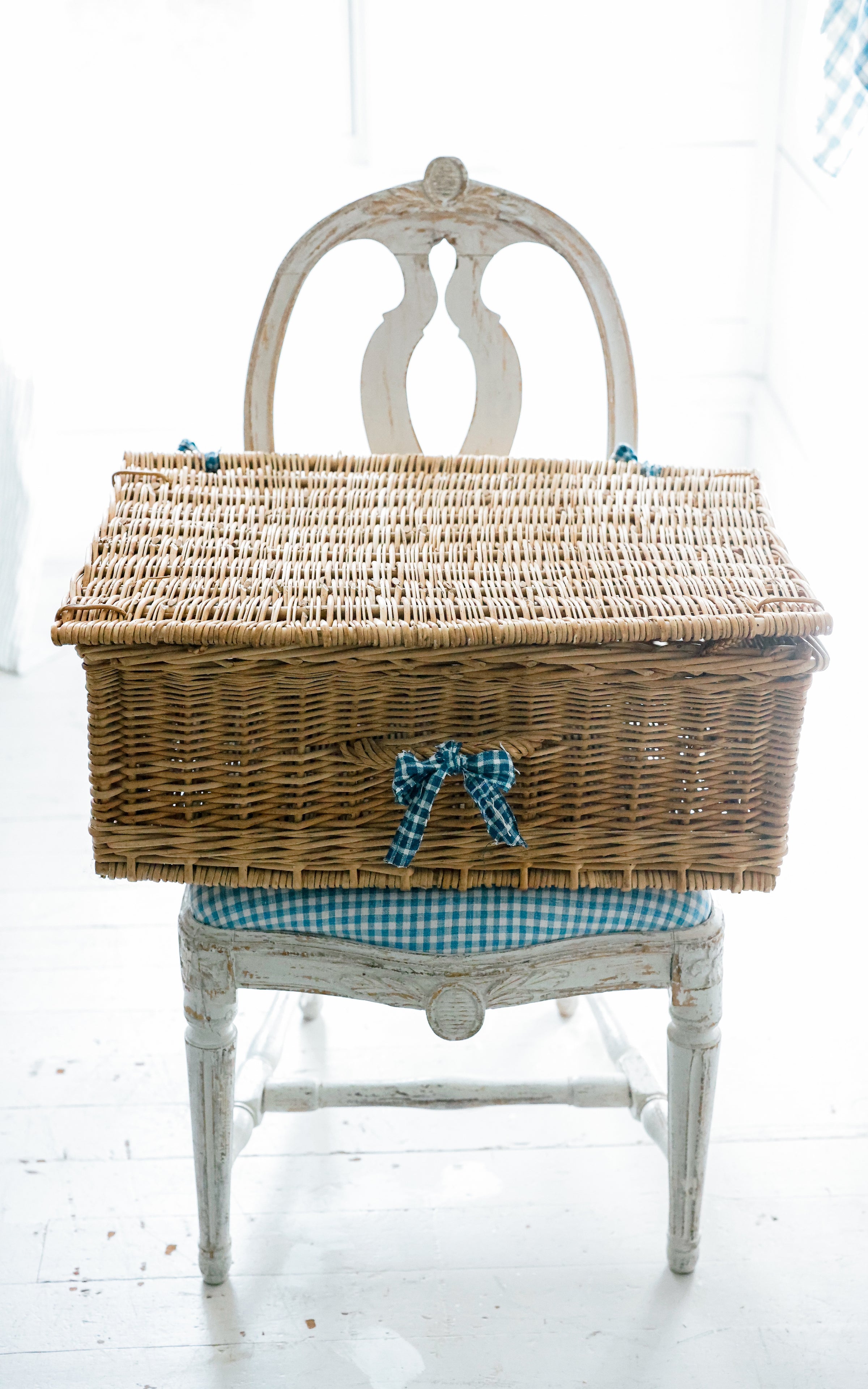Vintage French Boulangerie Basket