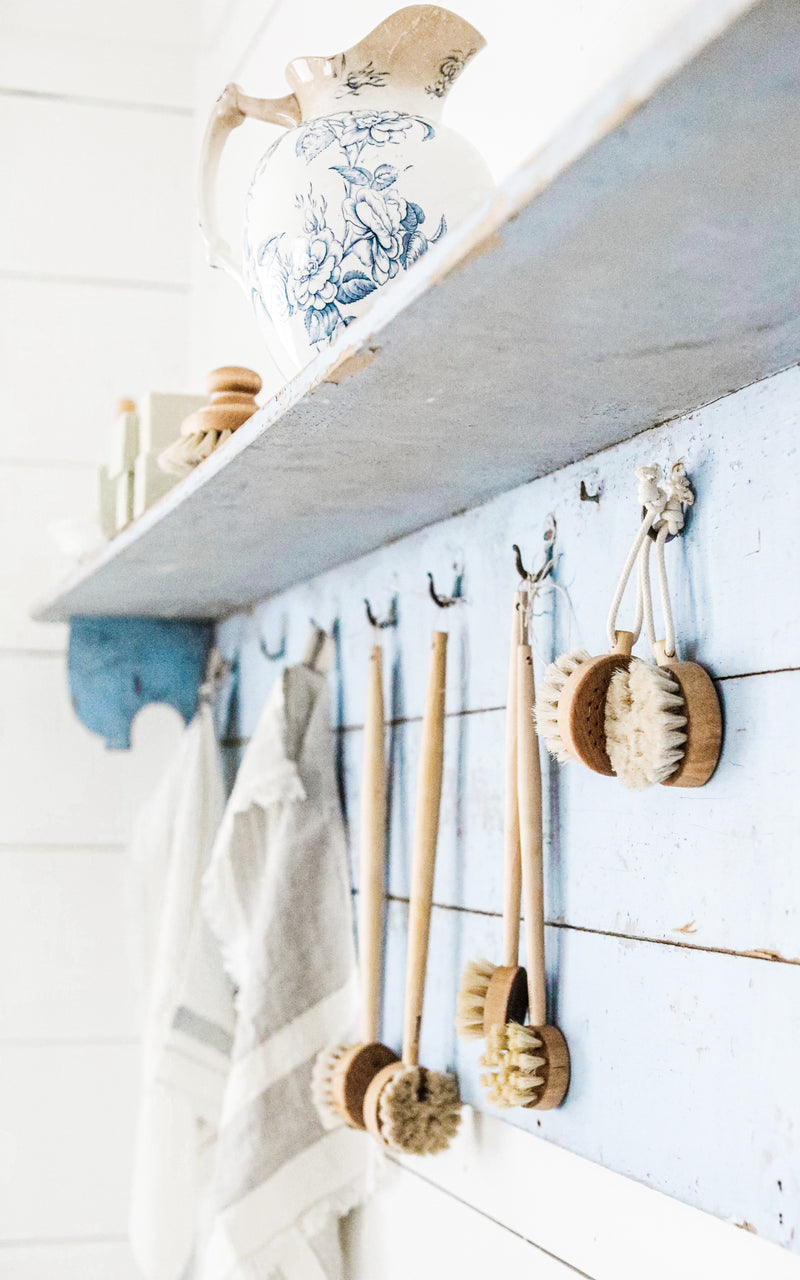 Iris Hantverk Bath and Body Brush Puck